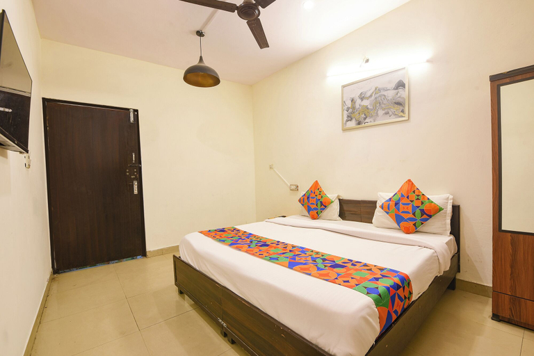 Room 5, Fabhotel Mohan Villa, Delhi