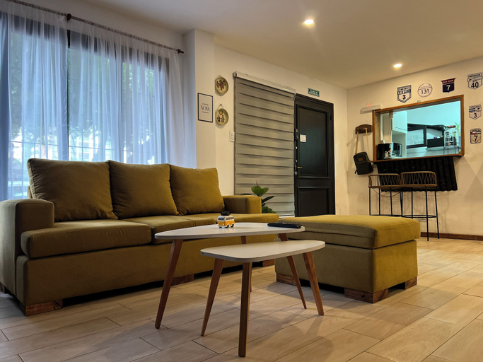 Living area 4, Allpa Andina Hostel, Capital