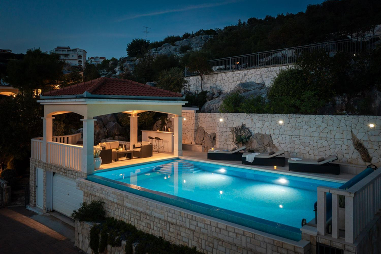 Sport & Beauty 2, Pool Villa Vese /w Panoramic Sea View, Marina