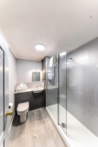 Bathroom 5, The Littleover Lodge Hotel, Derbyshire