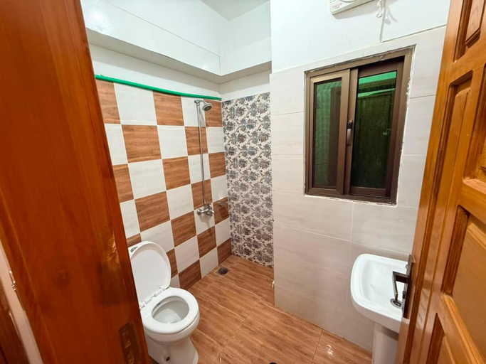 Bathroom 5, Istanbul Inn, Islamabad
