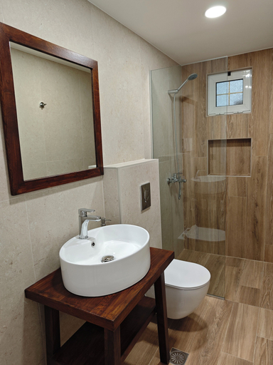 Bathroom 3, Heaven Apartments, Crete