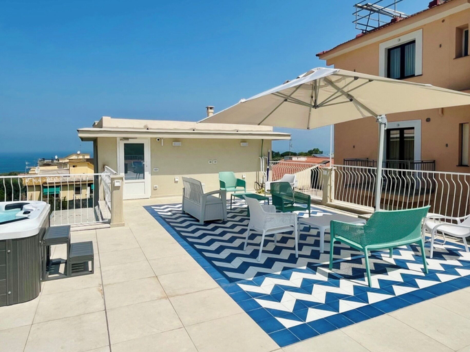 Terrace/patio 2, Palazzo M, Napoli