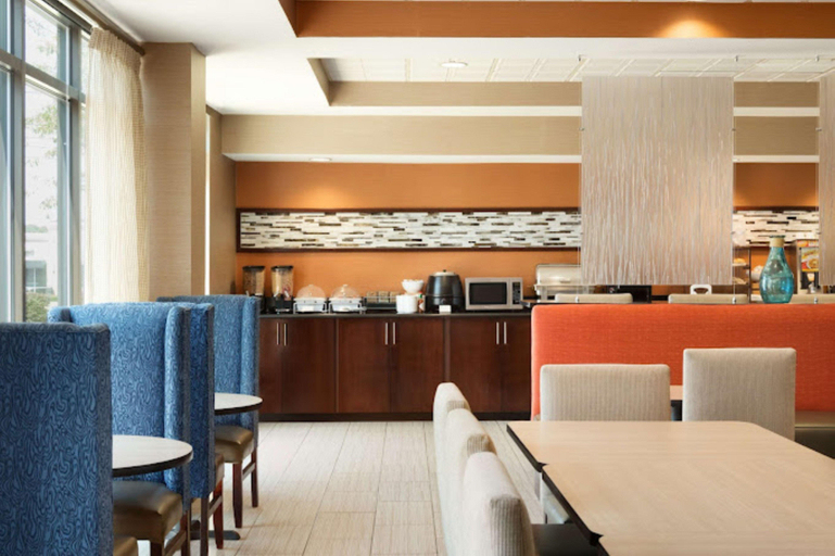 Food & Drinks, Townhome Inn & Suites in Cordova, Shelby