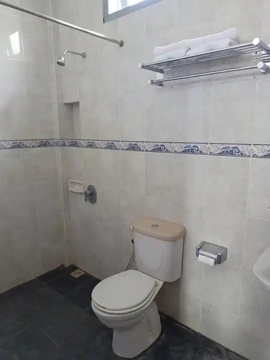 Bathroom 3, Nagoya Inn Sabang, Sabang