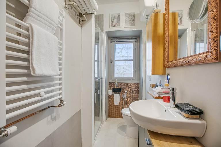 Shower 3, Villa Mon Paradis, Lucca