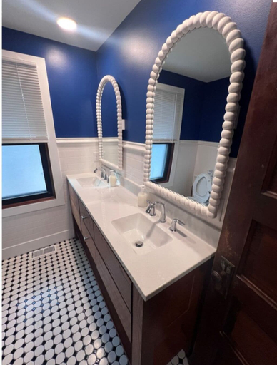 Bathroom 2, Wildlife Prairie Park, Peoria