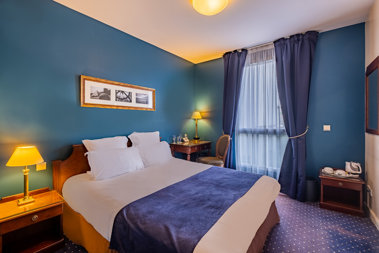 Bedroom 3, Amiral Hôtel, Paris