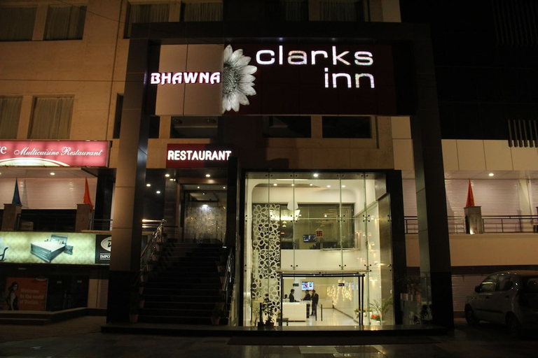 Exterior & Views, Bhawna Clarks Inn - Agra, Agra