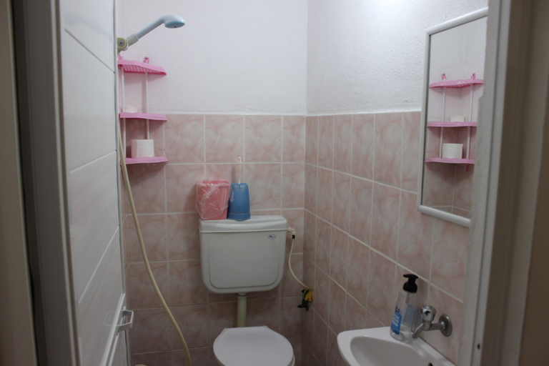 Bathroom 5, Titiz Pansiyon, Marmara