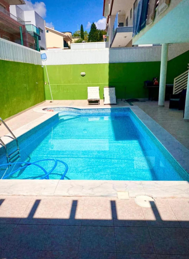 Others 2, Flat near the beach with Pool for 8, Oeiras