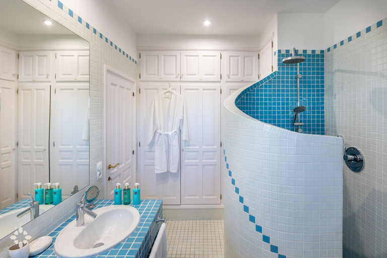 Bathroom 4, Villa Alegria by Abahana Luxe, Alicante