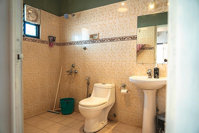 Bathroom 1, Cliff and Coral Varkala, North Cliff, Thiruvananthapuram