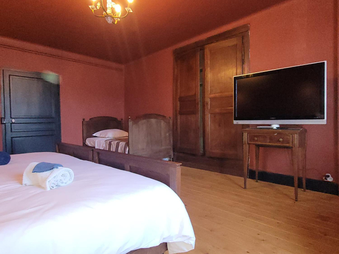 Bedroom 2, Maison d'hotes Coeurdacier, Vosges