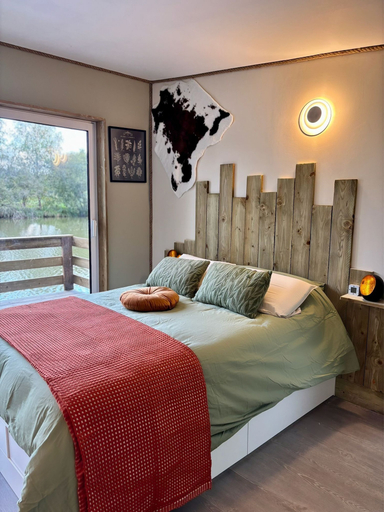 Room 5, Les Rives du Bel Air, Orne