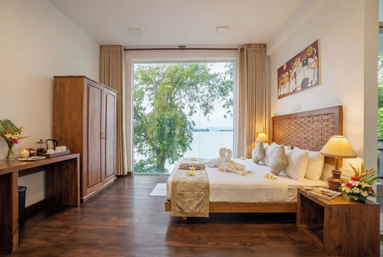 Bedroom 3, Peacock Beach Resort & Spa, Hambantota