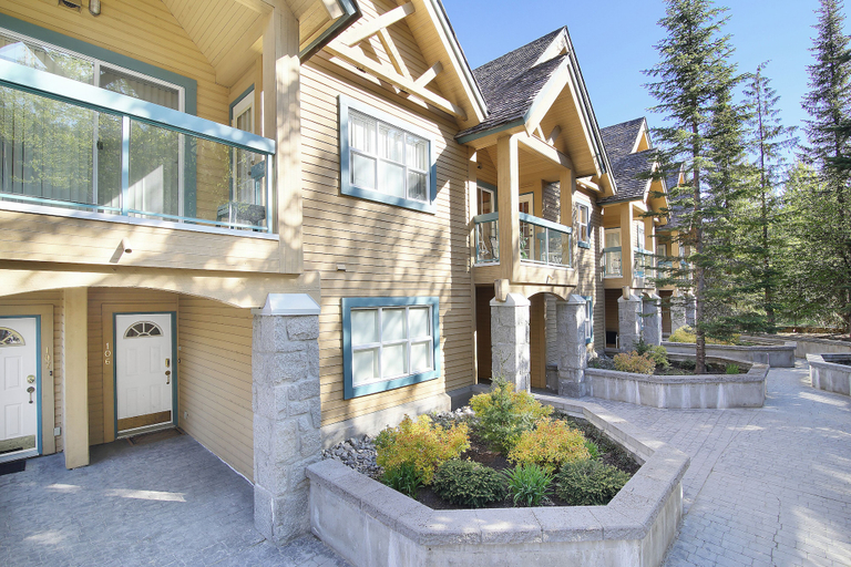 Exterior, Snowbird by Whiski Jack, Squamish-Lillooet