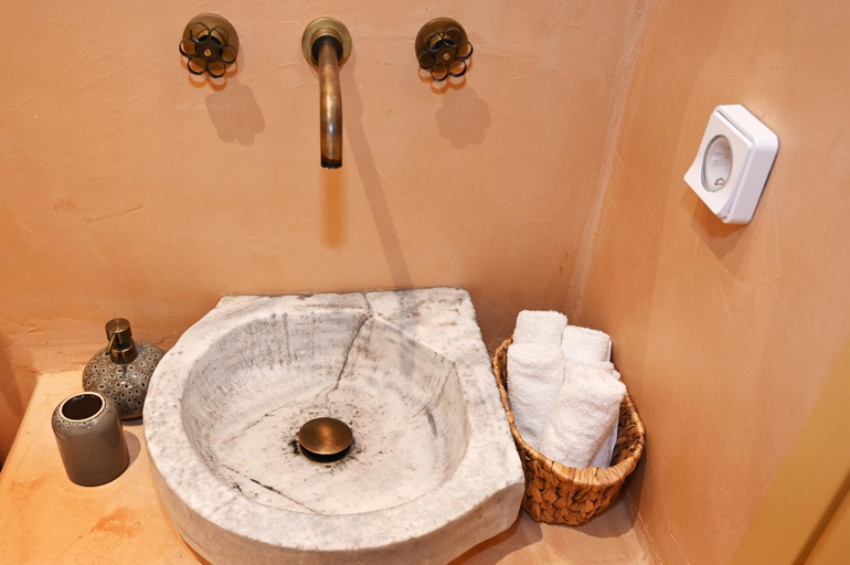 Bathroom 4, Pambelos Lodge, South Aegean