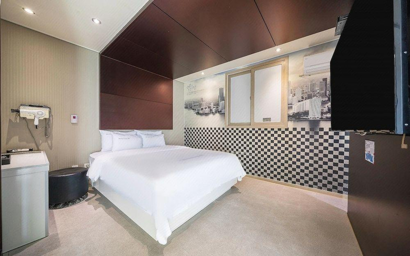 Bedroom 3, Jinju M Hotel, Jinju