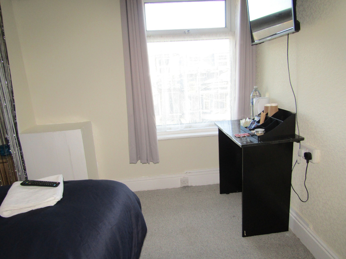 Room 4, No 12 GuestHouse, Blackpool