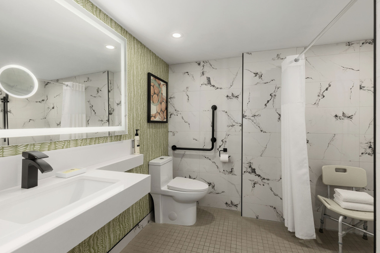 Bathroom 5, Le Parc Gatineau, Tapestry Collection by Hilton, Communauté-Urbaine-de-l'Outaouais