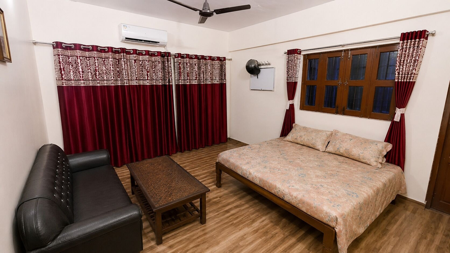 Room 5, Balaji Hotel, Farrukhabad