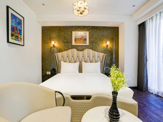 Room 4, Townhouse Baner Street, Pune