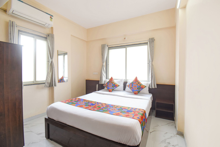 Room 2, Fabhotel Himalay Guest House, Pune