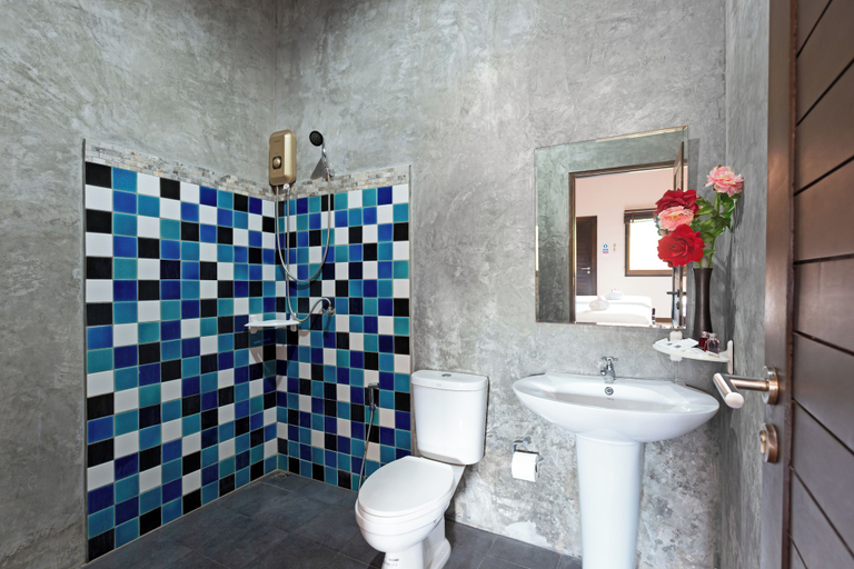 Bathroom 3, Private 6BR Tropical Estate near Nai Harn Beach, Phuket Island