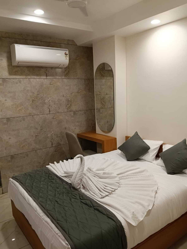 Room 5, Hotel Apex, Vadodara