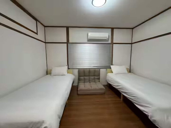 Room 1, Rinkukan, Izumisano
