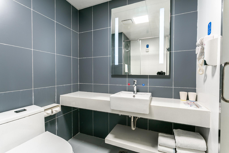 Bathroom 3, Hanting Hotel Kunshan Penglang, Suzhou