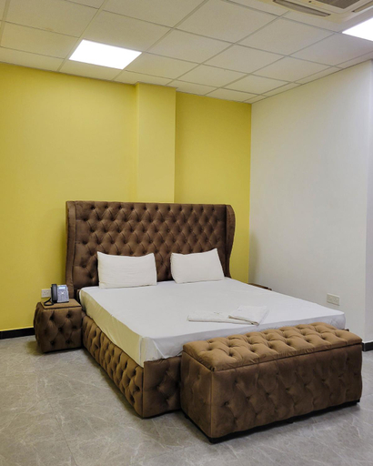 Bedroom 3, Viluxey City Hotel, Maharagama