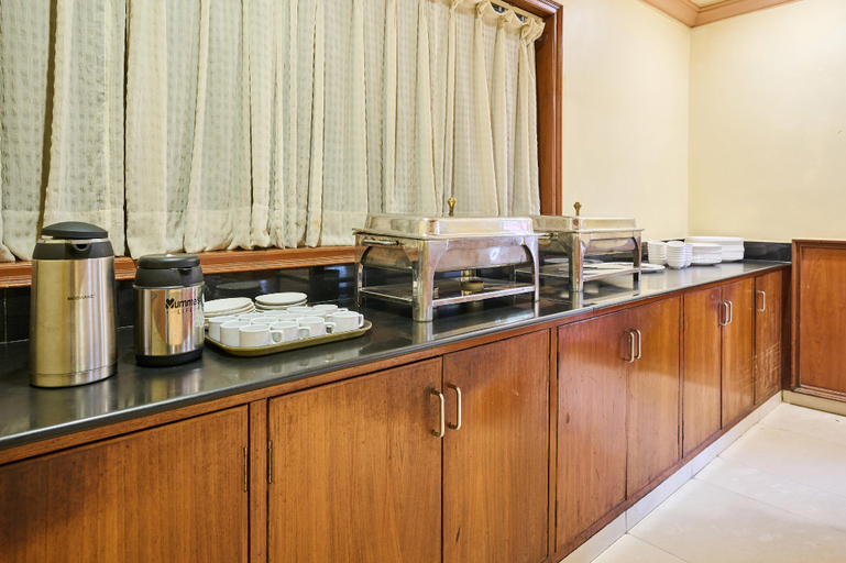 Food & Drinks 5, Treebo Vice President, Ahmadabad