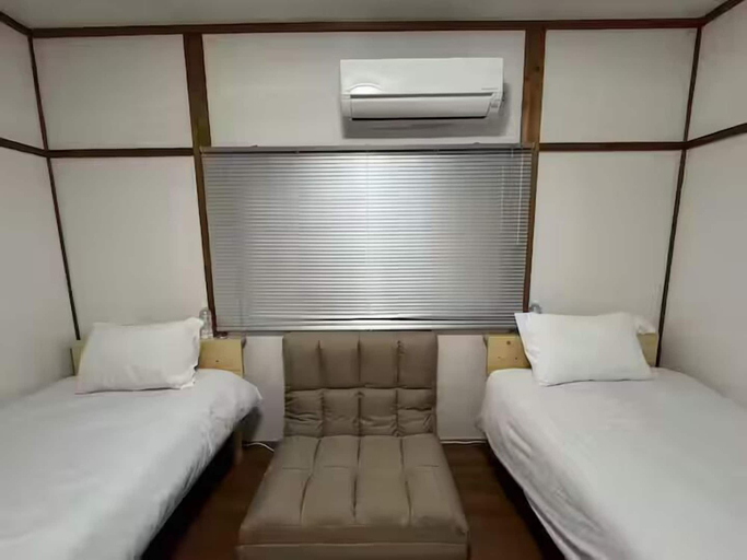 Room 4, Rinkukan, Izumisano