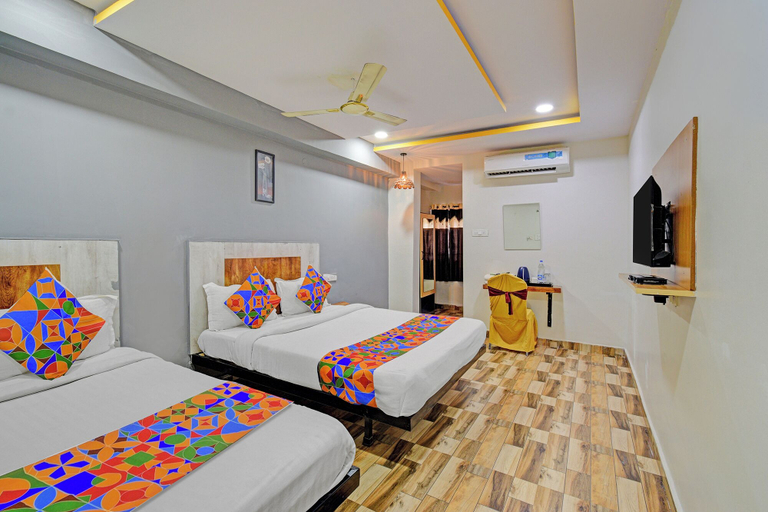 Room 4, FabHotel Sri Sai Regency - Nr. RTC X Roads Metro Station, Hyderabad