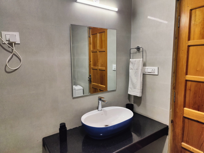 Bathroom 4, Cottage Palzey Manali, Kullu