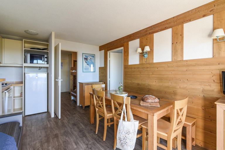 Dining 2, Premium Cerdagne Apartment for 6, Pyrénées-Orientales