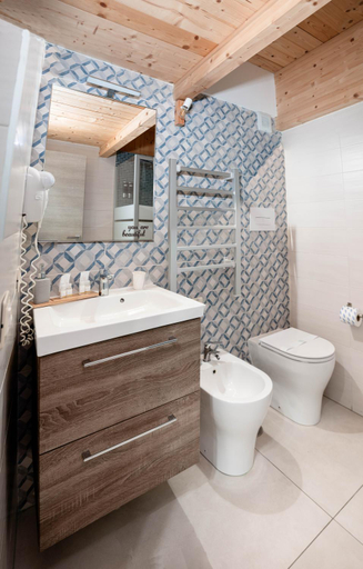 Bathroom 2, B&B Domus Magma, Napoli