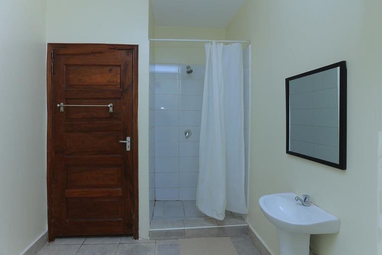 Bathroom 4, Bon Bini Residence Apart-Hotel - Pool, Fast WiFi, Security, Backup Power, Kampala