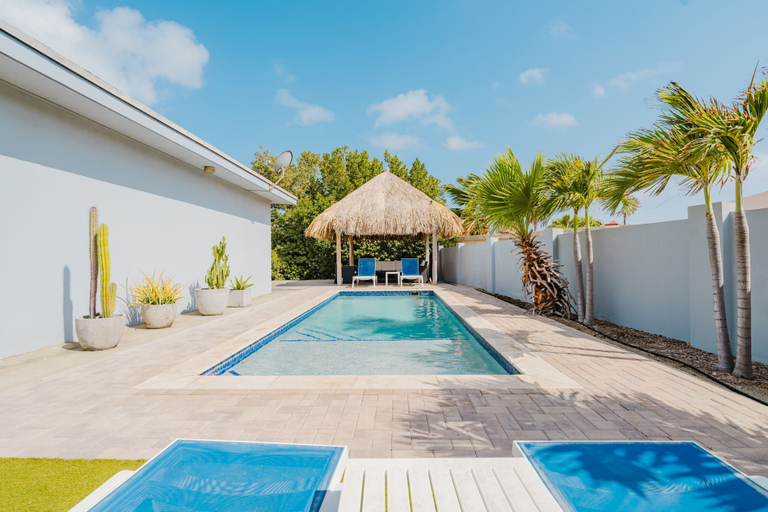 Room 3, Palm Beach Retreat 2 bed - 2 Bath Private