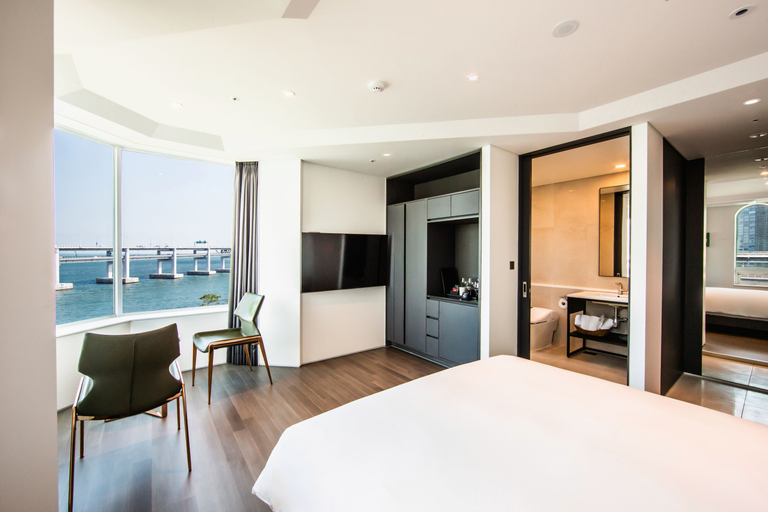 Bedroom 3, AG405, Suyeong