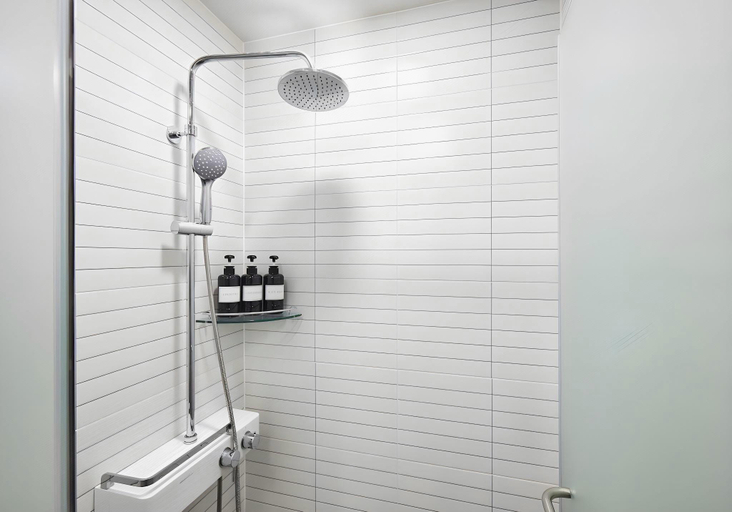 Bathroom 3, Yeosu Ungcheon First by Sota, Yeosu