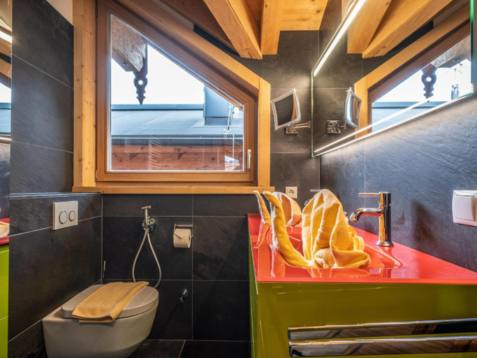 Bathroom 5, THE Lodge, Zell am See