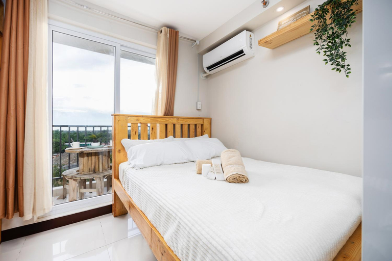 Bedroom 2, Saekyung Condo with Balcony and Pool Near Mactan Airport, Lapu-Lapu City