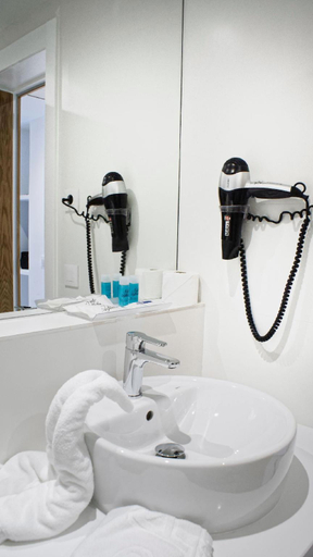 Bathroom 4, Ura Hotels Lara Adults Only, Las Palmas