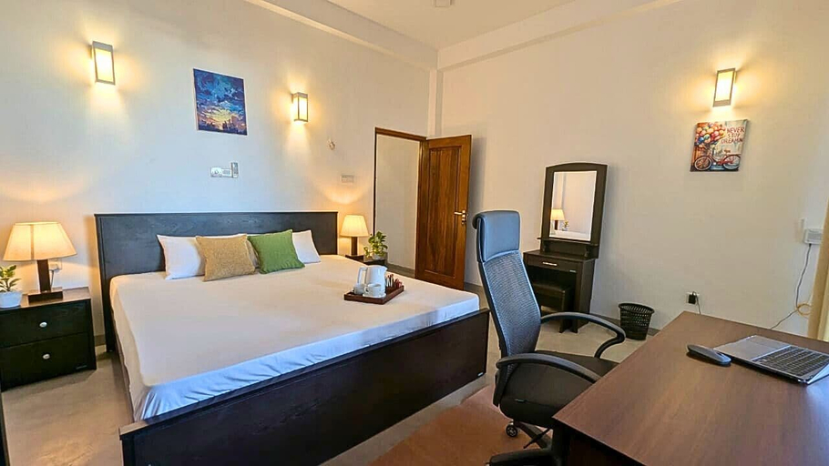 Room 4, Tranquil Heaven, Akmeemana