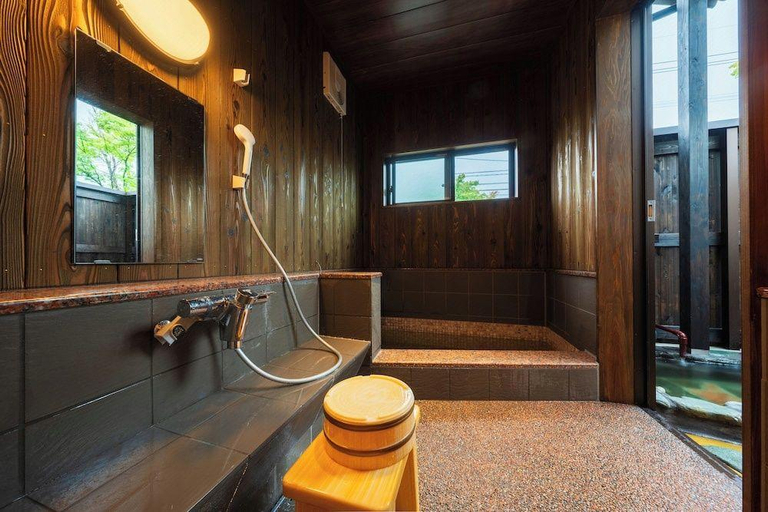 Bathroom 5, Makibanoie, Yufu