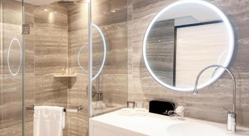 Bathroom 4, Oasis Avenue – A GDH Hotel, Kowloon