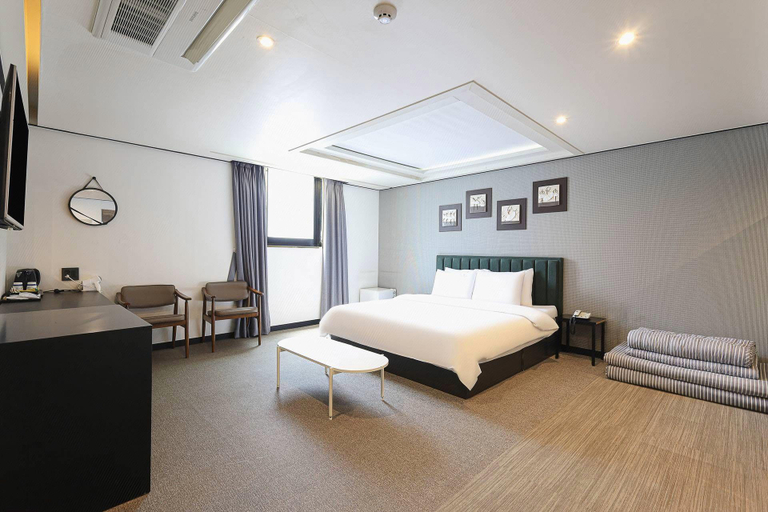 Bedroom 3, Hotel Quartz Busan, Saha